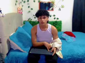 diaval_11 - Watch Unlimited Free Male Cams