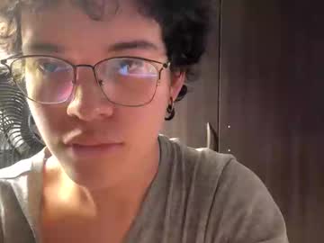 yoooung_peach1 - Watch Unlimited Free Male Cams